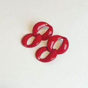 Amazing enamel chin link earrings
